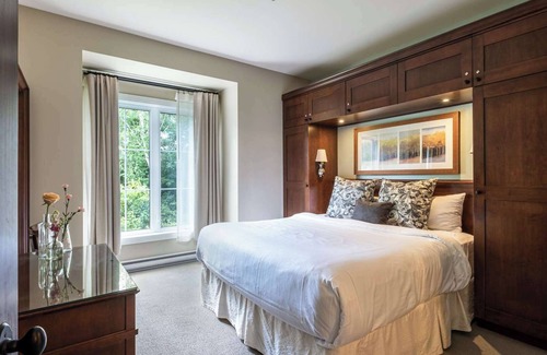 Mont-Tremblant Hôtel | Mont-Tremblant - Château Beauvallon-Two Bedroom Suite-Free resort shuttle!