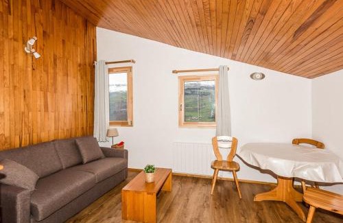 Montchavin Appartement | Montchavin: Studio cabine rénové équipé 3/4 pers, parking, proche pistes et commerces - FR-1-329-17