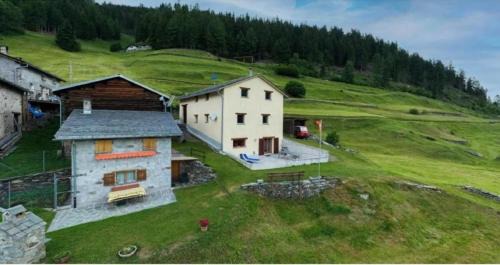 Poschiavo Maison | Monte Campell Dasura