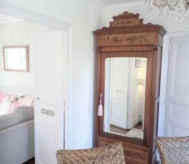 Montemboeuf Maison | Montemboeuf centre Town House free wifi