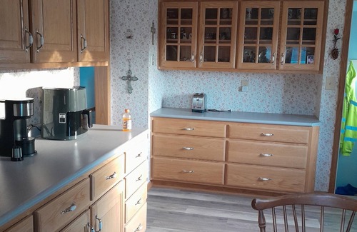 Francesville Maison | Montgomery Street Manor - Sleeps 6