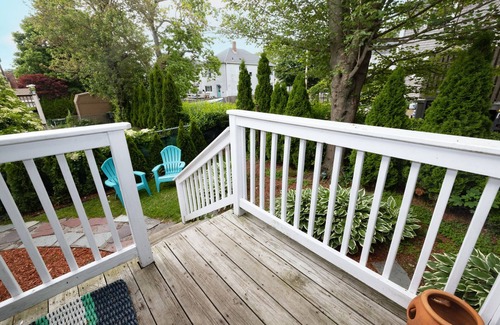 Hull Maison | Monthly Summer Rental - Newly Renovated Bungalow Steps to the Beach