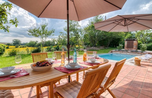Belbeze-de-Lauragais Maison | Montillet - Maison piscine, terrain multisport