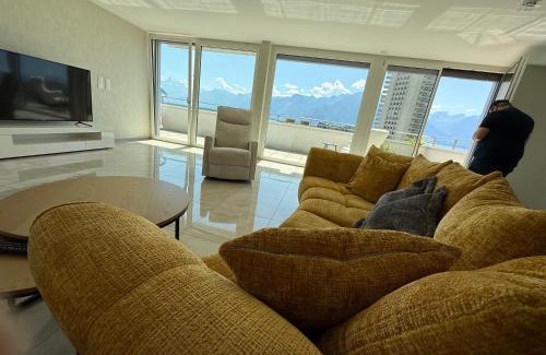Busserach Appartement | Montreux CH 4 bedrooms,4 bathrooms 8-10 pers
