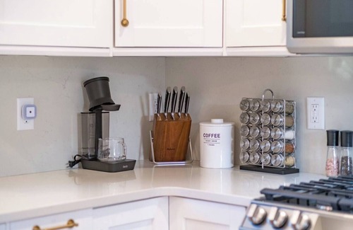 Belmont Maison | Montrose Manor- In the heart of Belmont!