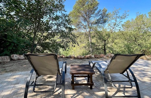 La Torre de Claramunt Appartement | Montserrat apartment with terrace and pool