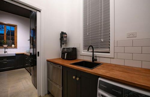 Mount Barker Maison | Monument House