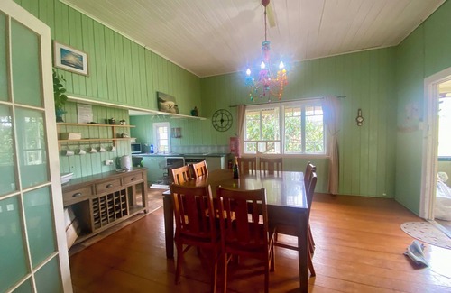 Moogerah Maison | Moogerah Valley Homestead - Country Home On Beautiful Lake Moogerah Pet-Friendly