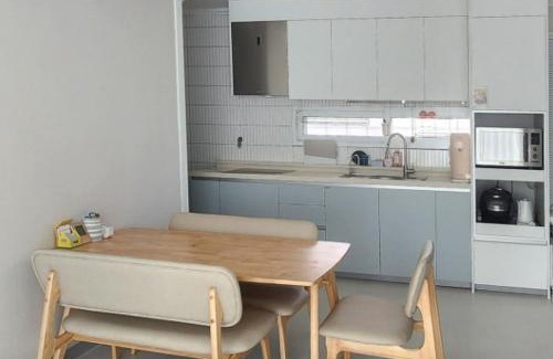 Iksan Maison | Moon and 7 Pence