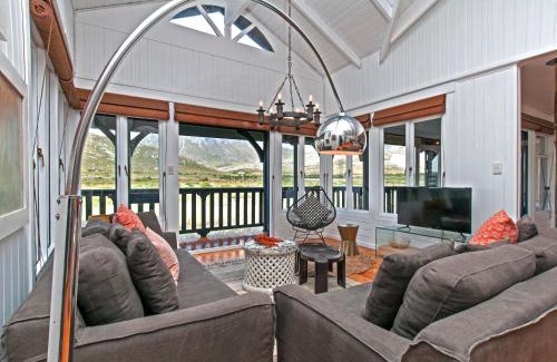 Pringle Bay Maison | Moon River House