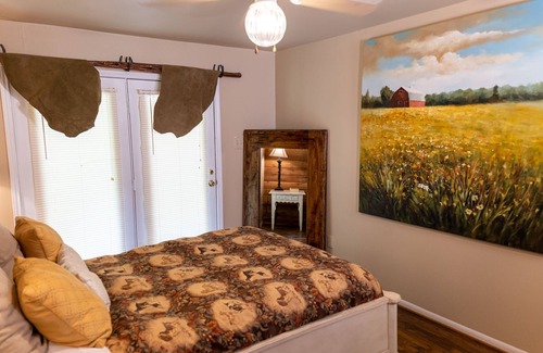 Satin Maison | Moon River Ranch - Gate House