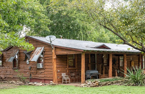 Satin Maison | Moon River Ranch - Gate House