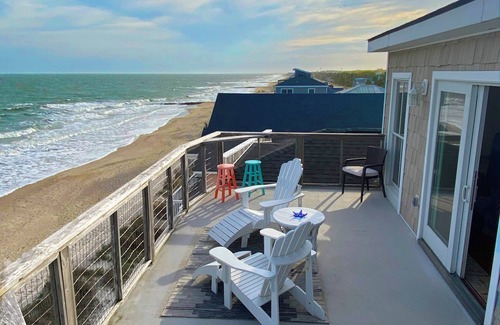 Edisto Island Maison | Moon Tide|Oceanfront Showplace|Dog Friendly|Elevator|Rooftop Deck|Family-Friendly Amenities