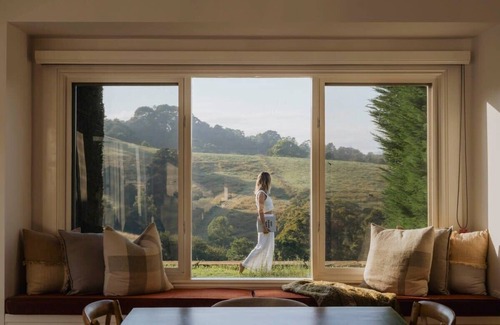 Meroo Meadow Maison | 'Moondance' - Luxurious Hillside Retreat