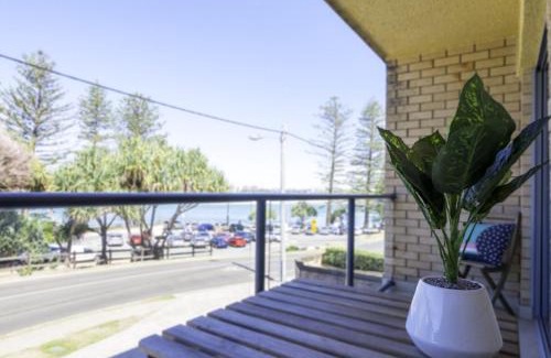 Caloundra Appartement | Moondara Unit 2 21 Bulcock Beach Esplanade Bulcock Beach