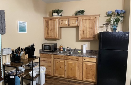 Alachua Cottage | Moondrift Guesthouse - Secluded and Relaxing