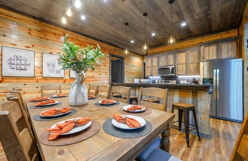 Broken Bow Cabine | Moonshine Mountain · Game Room: Skeeball + Air Hockey | Sleeps 25!