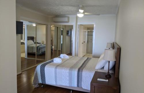 Golden Beach Station Balnéaire | Moorings Beach Resort