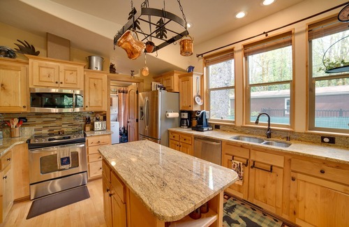 Baring Cabine | 'Moose Lodge' Cabin w/ Entertainment Gazebo!