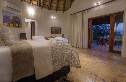 Weipe Cabine | Mopane Bush Lodge