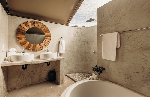Weipe Cabine | Mopane Bush Lodge