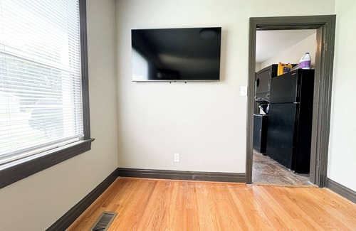 Gallatin Maison | More Space than Hotel -- King Bed/ Bunk Bed / Laundry - 29mi to Nashville