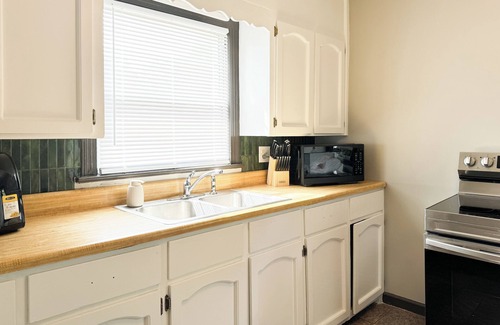 Gallatin Maison | More Space than Hotel -- King Bed/ Bunk Bed / Laundry - 29mi to Nashville