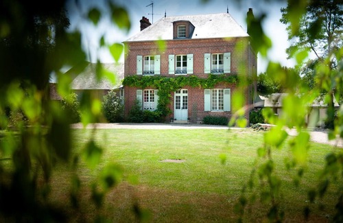 Morgny Cottage | Gîte de charme familial, 3 épis, JARDIN CLOS FLEURI, PISCINE , TERRASSE