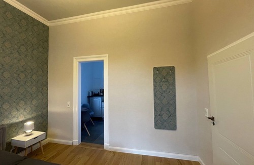 Schmolln Appartement | Moritz townhouse-modern apartment in the style of the old + garden shed