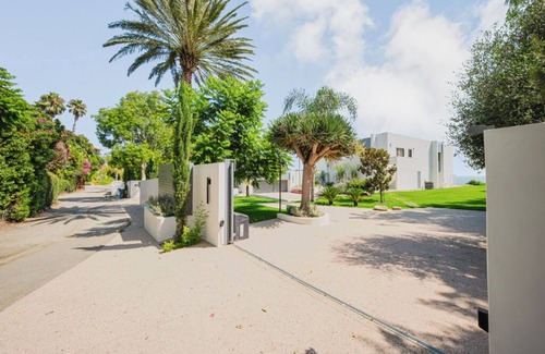 Western Malibu Maison | Morning View Malibu -Malibu Masterpiece in the Making w/Views & Beach Access