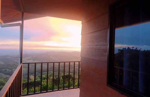 Sierra Cottage | Morpho Cabin at Alta Vista Monteverde Farm (Amazing View)