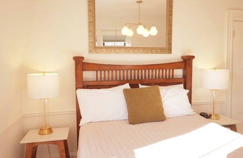 Parkside Hôtel | Morrill Mansion Inn | 6 | Self Check In | Parking
