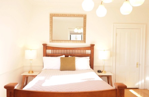 Parkside Hôtel | Morrill Mansion Inn | 6 | Self Check In | Parking