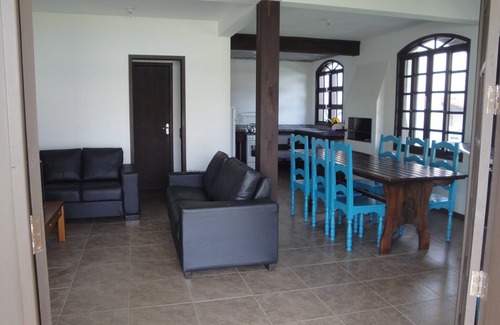 Morrinhos Maison | Morrinhos - Grande maison avec vue sur la mer et grand jardin, wifi gratuit