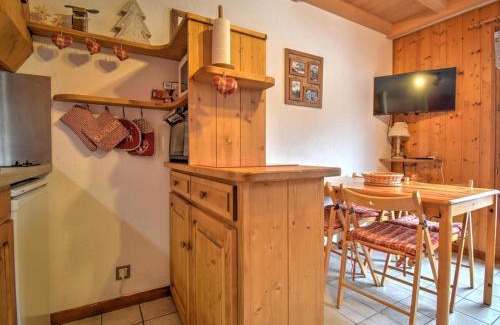 Morzine Appartement | Morzine : Charmant 2 pièces avec mezzanine, 4-5 pers., proche télécabine, parking inclus - FR-1-524-132