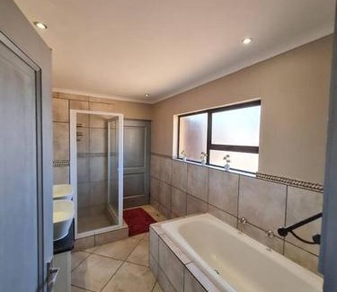 Leeupoort Maison | Moshate Lodge Zebula 4 Bedroom Holiday home