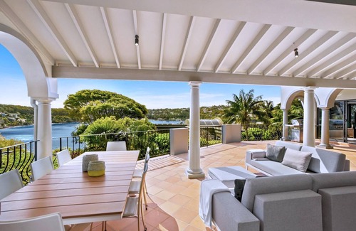 Cammeray Maison | Cammeray- CAMM3 Warringa Road - Approx. $1850-$2150 per/week Beautifully Renovated Three Bedroom Home in Cammeray