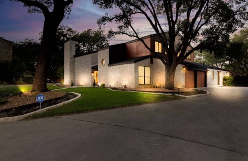 Woodlands of Camino Real Villa | Most exclusive Villa in San Antonio