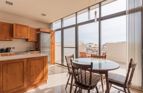 Mosta Appartement | Mosta Penthouse-Hosted by Sweetstay