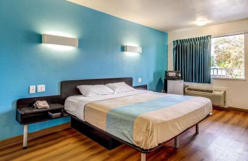 Lacy-Lakeview Hôtel | Motel 6 Waco - Lacy Lakeview