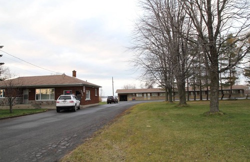 Saint-Timothee Hôtel | Motel au Bord du Lac