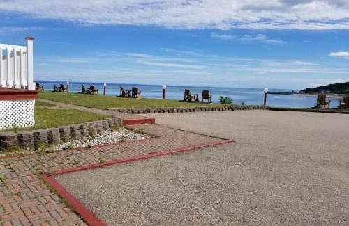Saint-Simeon Hôtel | Motel et Chalets Bo-Fleuve Evangeline