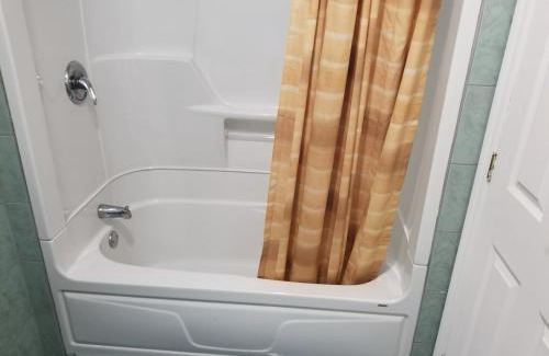 L'Ile-Perrot Hôtel | Motel Montreal