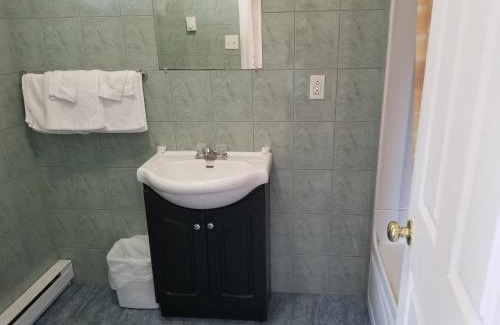 L'Ile-Perrot Hôtel | Motel Montreal