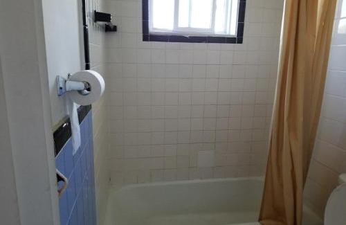 L'Ile-Perrot Hôtel | Motel Montreal