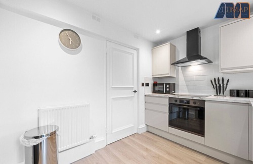 Motherwell Maison | Motherwell 2 Bed Sleeps 4 - MODERN