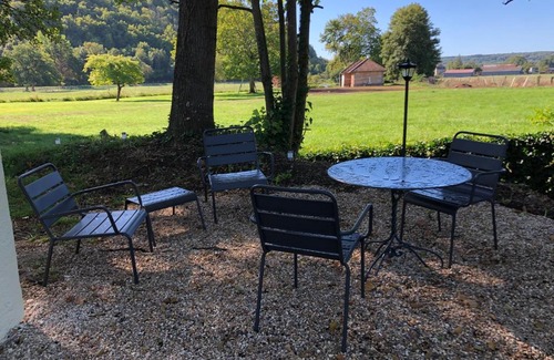Hondouville Maison | Moulin à Eau - Domaine de 3 Hectares - Borne électrique - Chiens acceptés