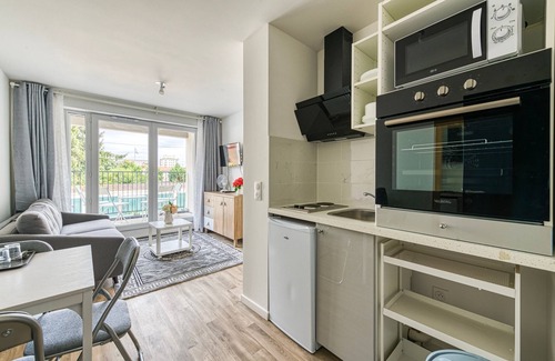 Bondy Appartement | Moulin à Vent A14 - Appt pour 4 avec balcon