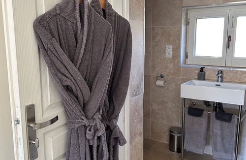 Viverols Lit Et Petit-Déjeuner | Moulin des Comtes, spacious guest room with all comforts in a peaceful setting