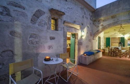 Monopari Maison | Moundros 1620 Venetian Residence